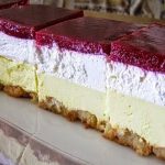 UŽIVANJE U VOĆU: Izvanredna torta bez pečenja, spremna u trenu. UŽIVANJE U VOĆU: Izvanredna torta bez pečenja, spremna u trenu.