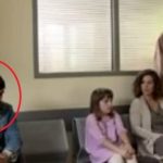 Nisu htjeli da sjednu kraj njega, kada su shvatli ko je ON pognuli su glavu od srama! (VIDEO) Nisu htjeli da sjednu kraj njega, kada su shvatli ko je ON pognuli su glavu od srama! (VIDEO)